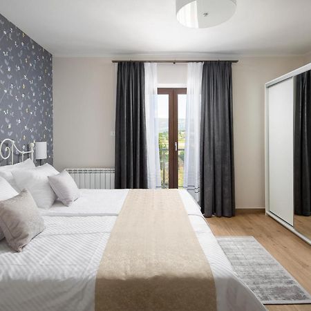 Villa Vesna With Sauna, Hot Tub Potpićan المظهر الخارجي الصورة