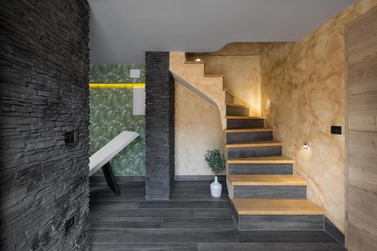 Villa Vesna With Sauna, Hot Tub Potpićan المظهر الخارجي الصورة