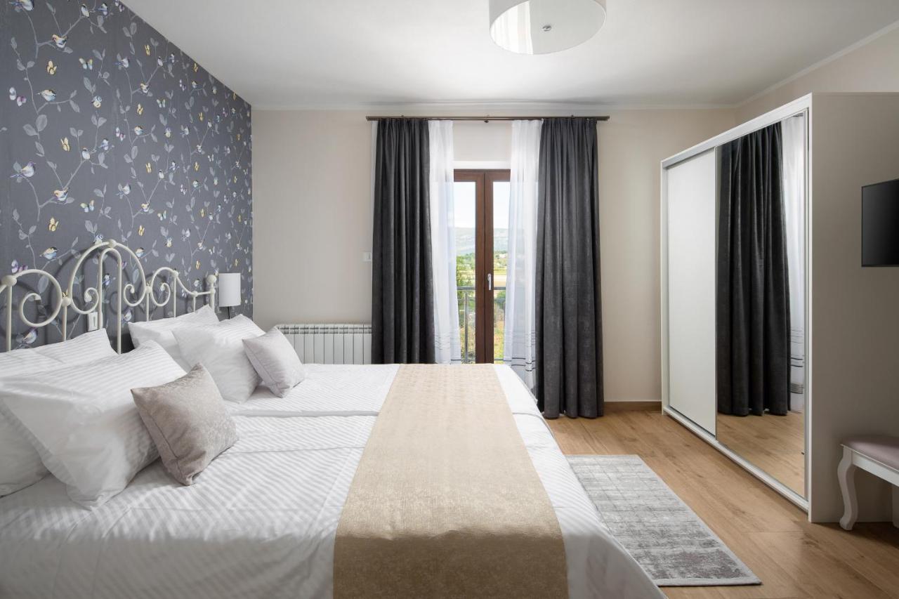 Villa Vesna With Sauna, Hot Tub Potpićan المظهر الخارجي الصورة